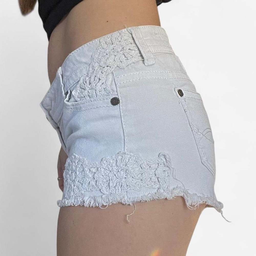 Hot Kiss White Jean Shorts with Flower Detail
